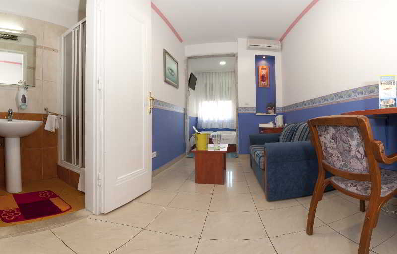 Hotel Sobe Cikes 2*